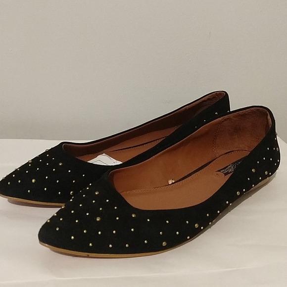 *SOLD* Zara Basic Collection Suede Flats - Picture 2 of 4